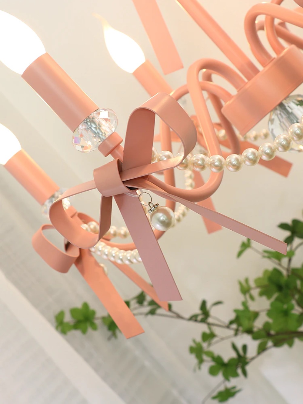 إضاءة ثريا حديثة على الطراز ال - مراجعة Baby Nursery Chandelier وسعره