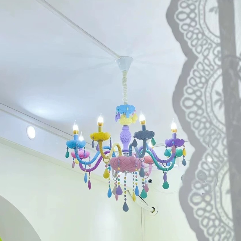 ثريا كريستالية على الطراز الأو - مراجعة Baby Nursery Chandelier وسعره