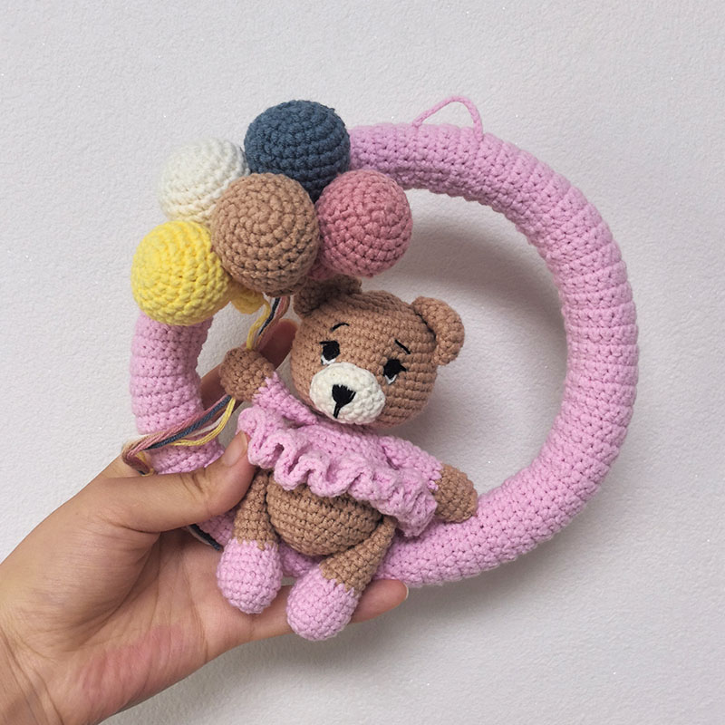 إكليل اسم كروشيه مخصص مع الدب  - مراجعة Baby Nursery Toy وسعره